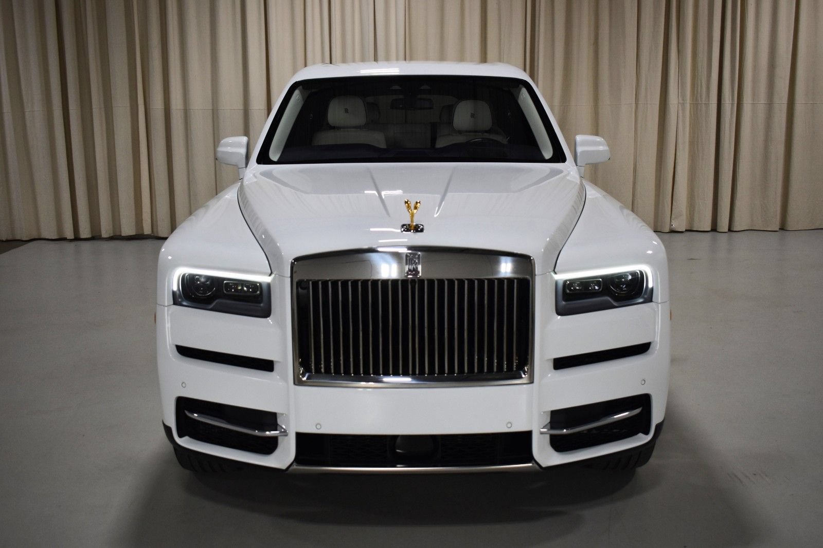 Certified 2024 Rolls-Royce Cullinan AWD/4WD image 6
