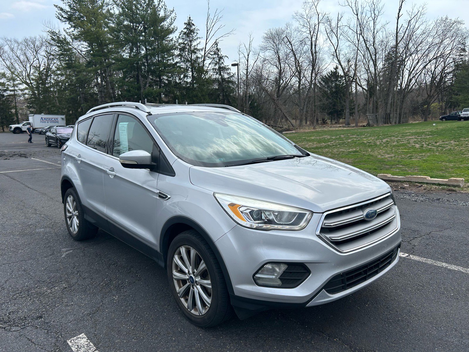 Used 2017 Ford Escape Titanium image 3