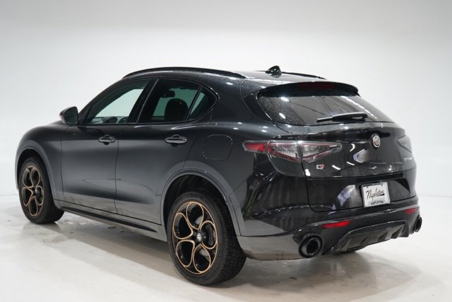 New 2025 Alfa Romeo Stelvio Sprint image 5