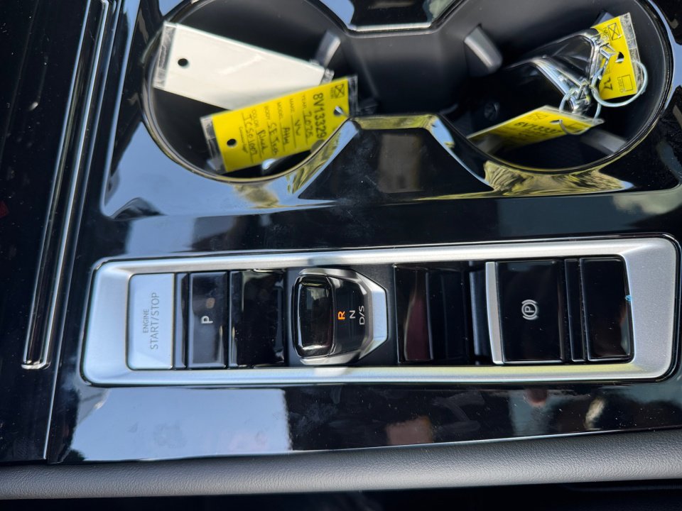 New 2026 Volkswagen Atlas Cross Sport SEL R-Line image 18