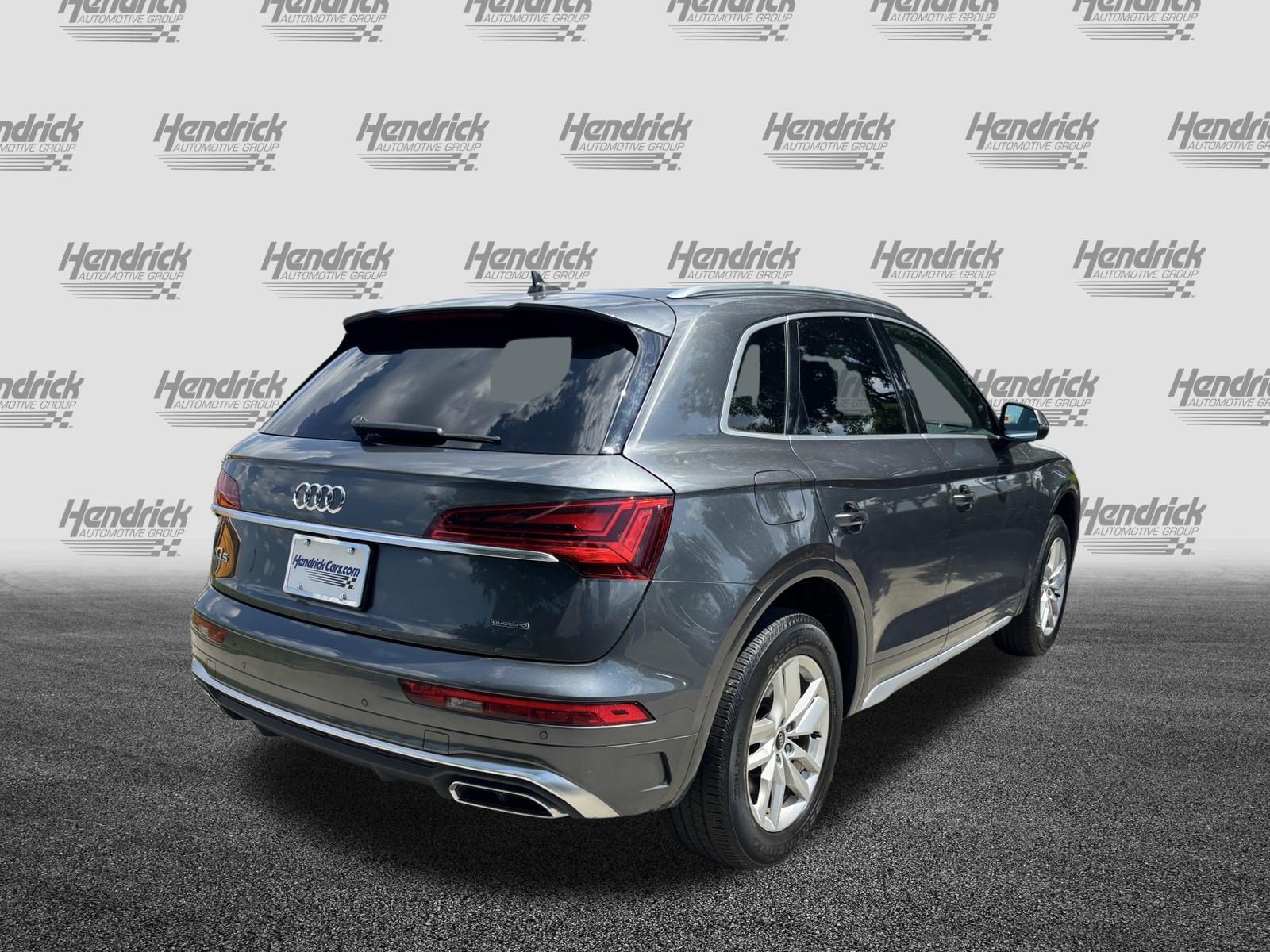 Used 2023 Audi Q5 2.0T Premium w/ Convenience Package AWD/4WD image 11