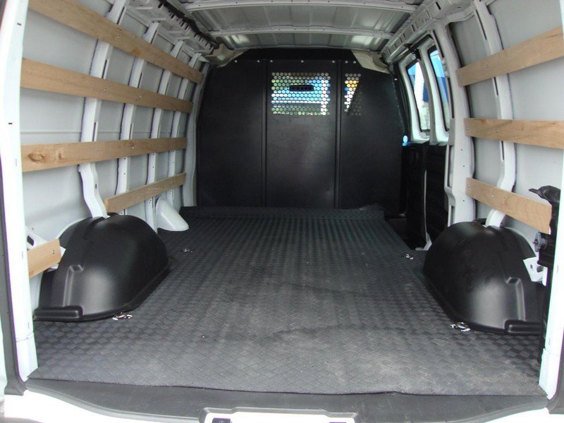 Used 2025 Chevrolet Express 2500 w/ Driver Convenience Package RWD image 7