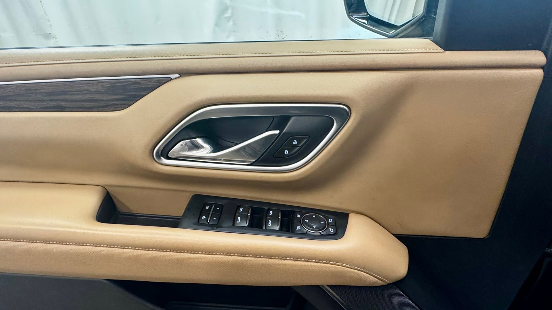 Used 2021 Chevrolet Tahoe Premier w/ Premium Package RWD image 41