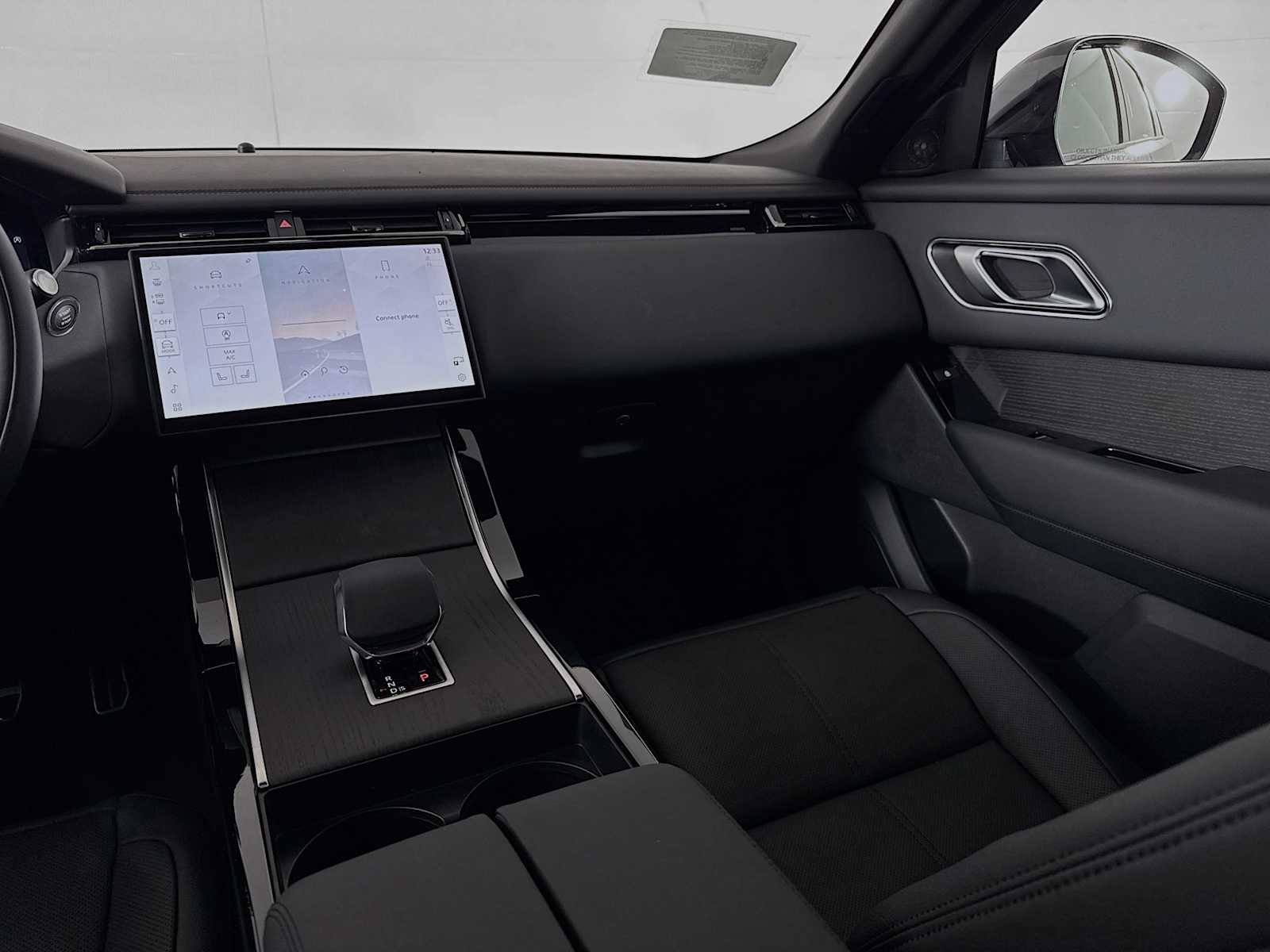 Used 2026 Land Rover Range Rover Velar Dynamic SE AWD/4WD image 23