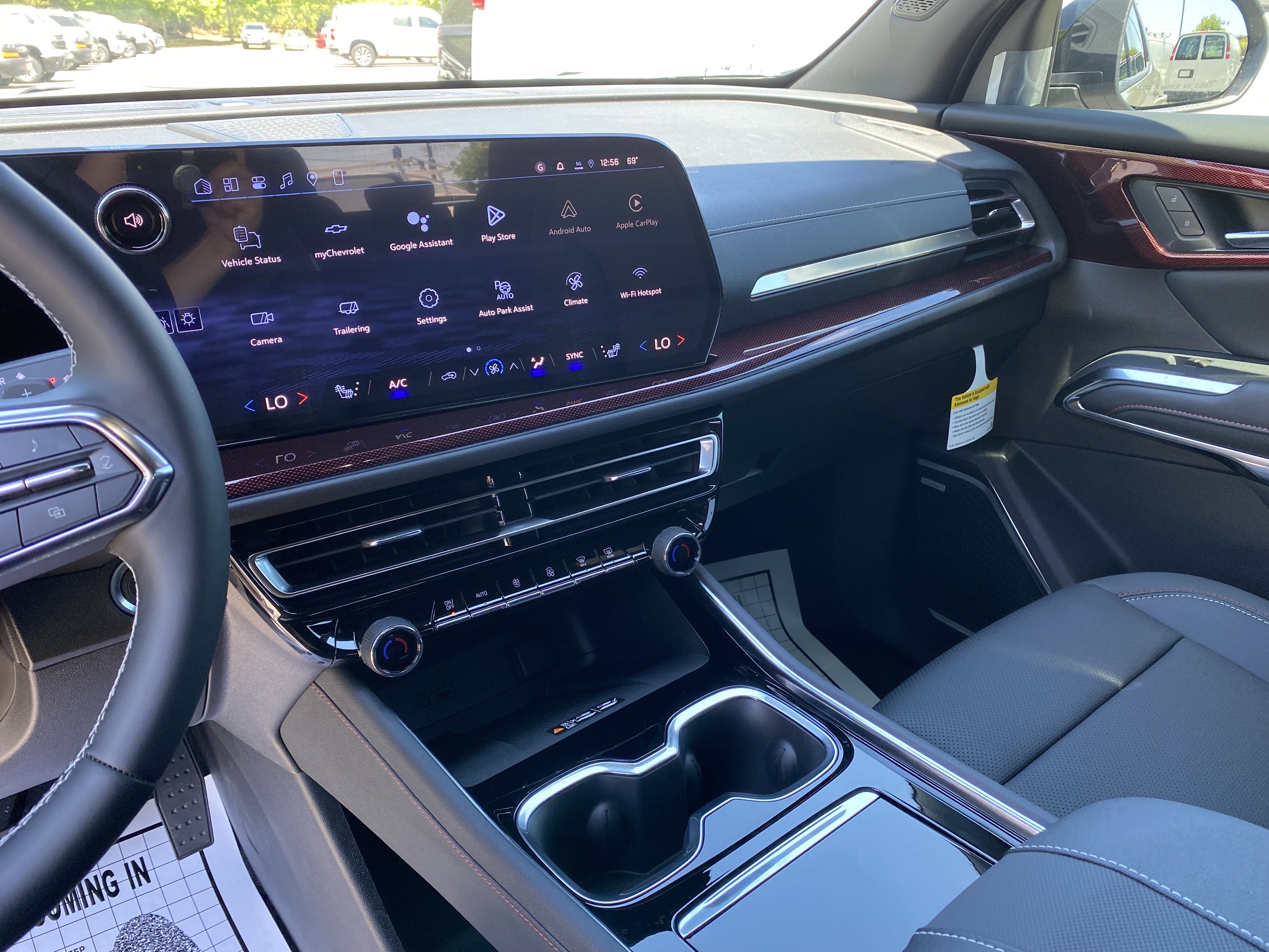 New 2026 Chevrolet Traverse Z71 w/ Enhanced Driving Package AWD/4WD image 24