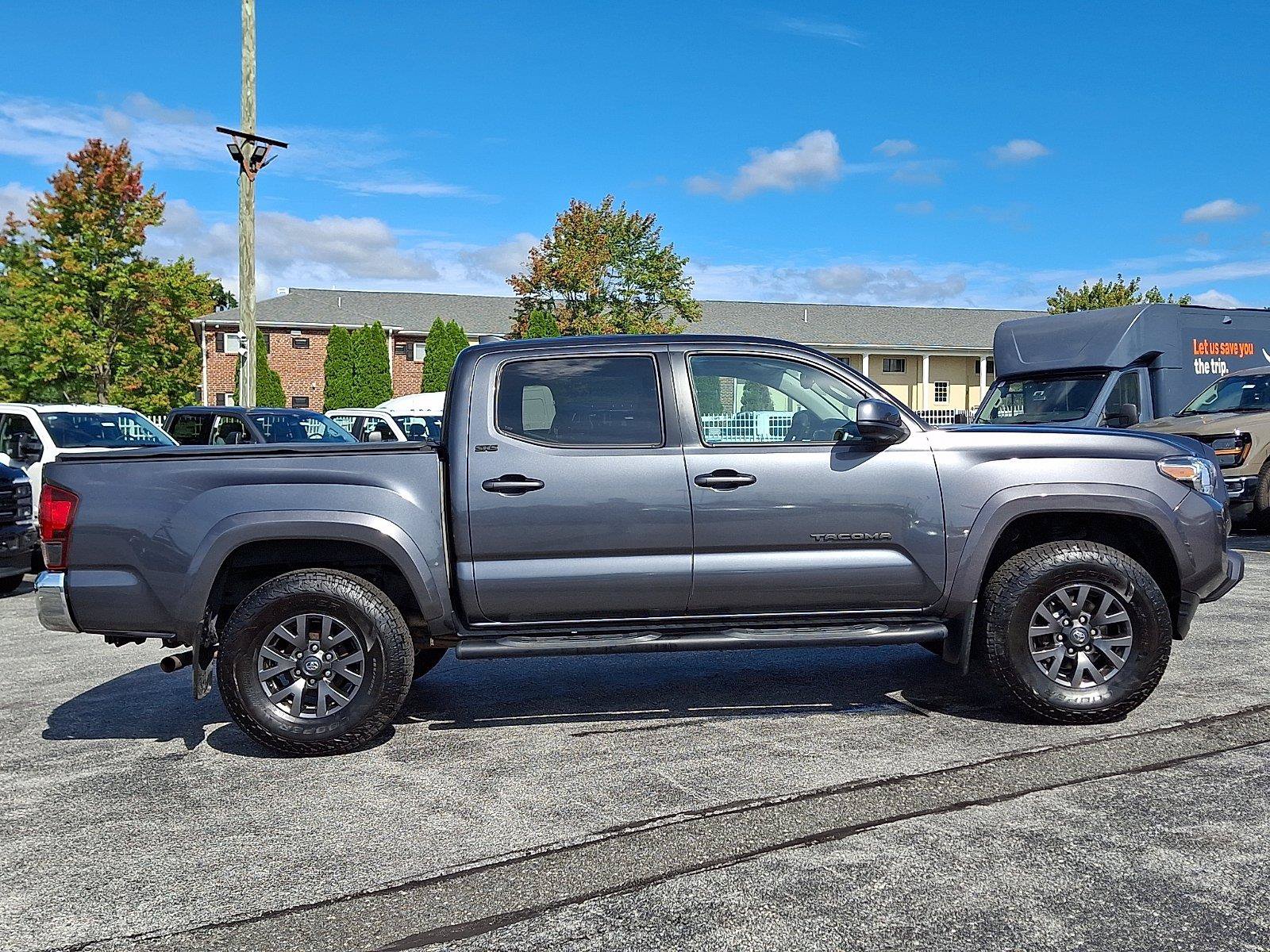Used 2021 Toyota Tacoma SR5 AWD/4WD image 7