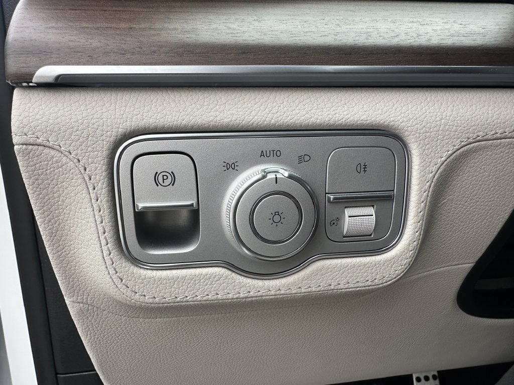 New 2026 Mercedes-Benz GLS 450 4MATIC image 37