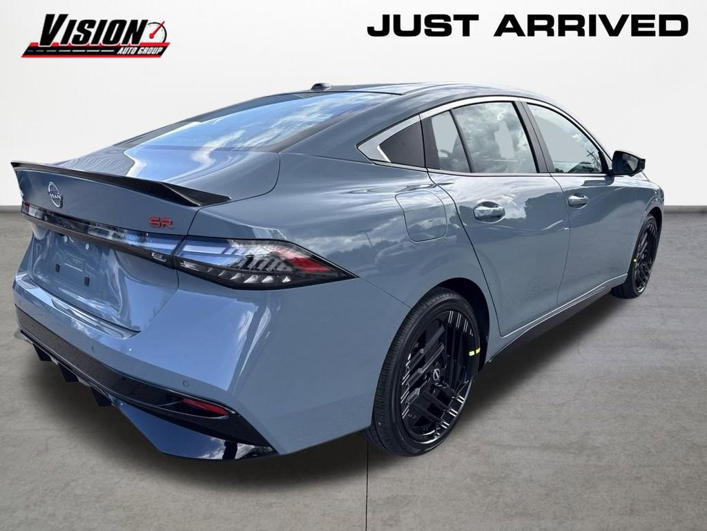 New 2026 Nissan Sentra SR w/ SR Premium Package FWD image 5