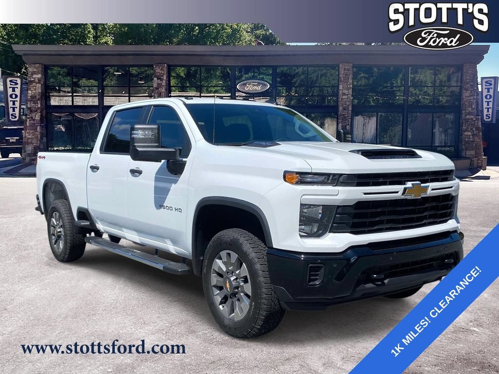 Used 2026 Chevrolet Silverado 2500 Custom w/ Custom Value Package AWD/4WD image 1
