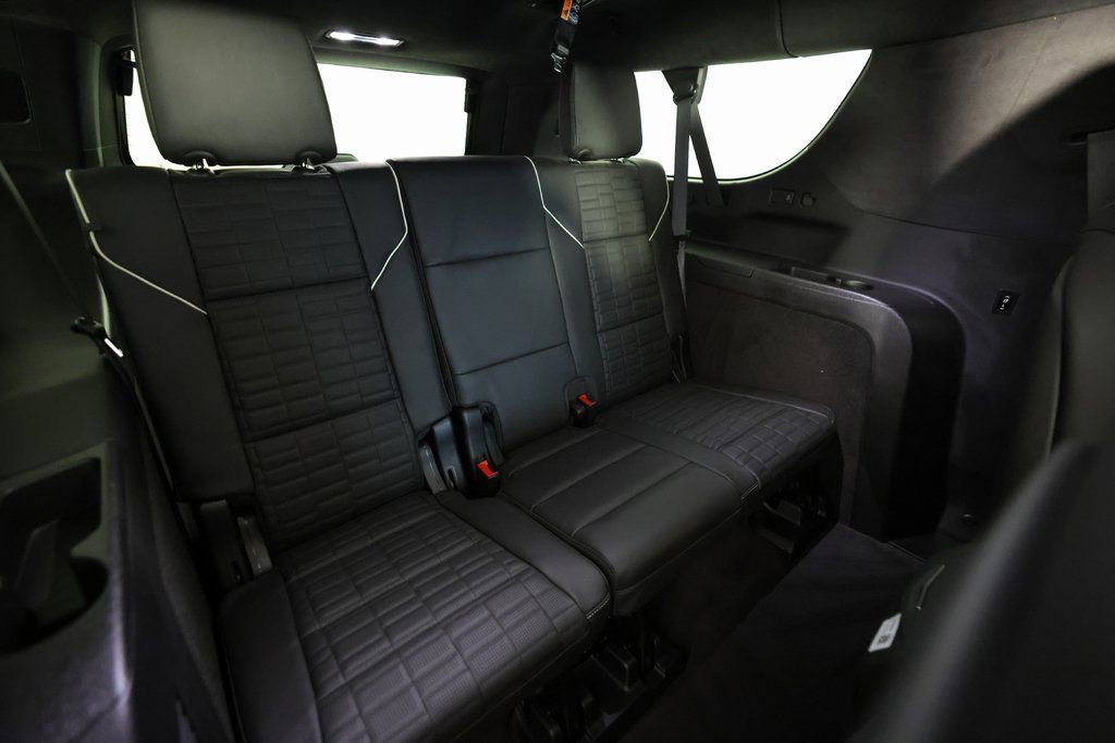 Used 2026 Cadillac Escalade ESV V image 12