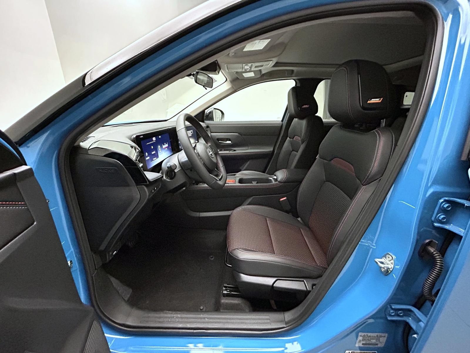 New 2026 Nissan Kicks SR w/ SR Premium Package AWD/4WD image 10