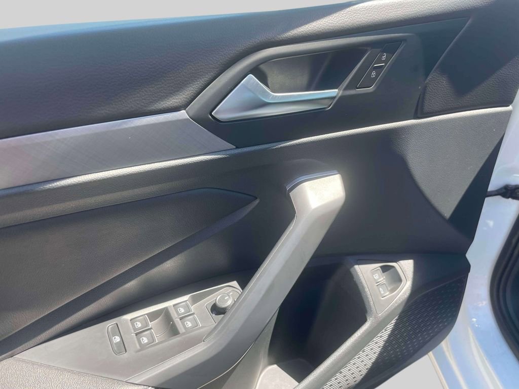 Used 2023 Volkswagen Jetta SE FWD image 17