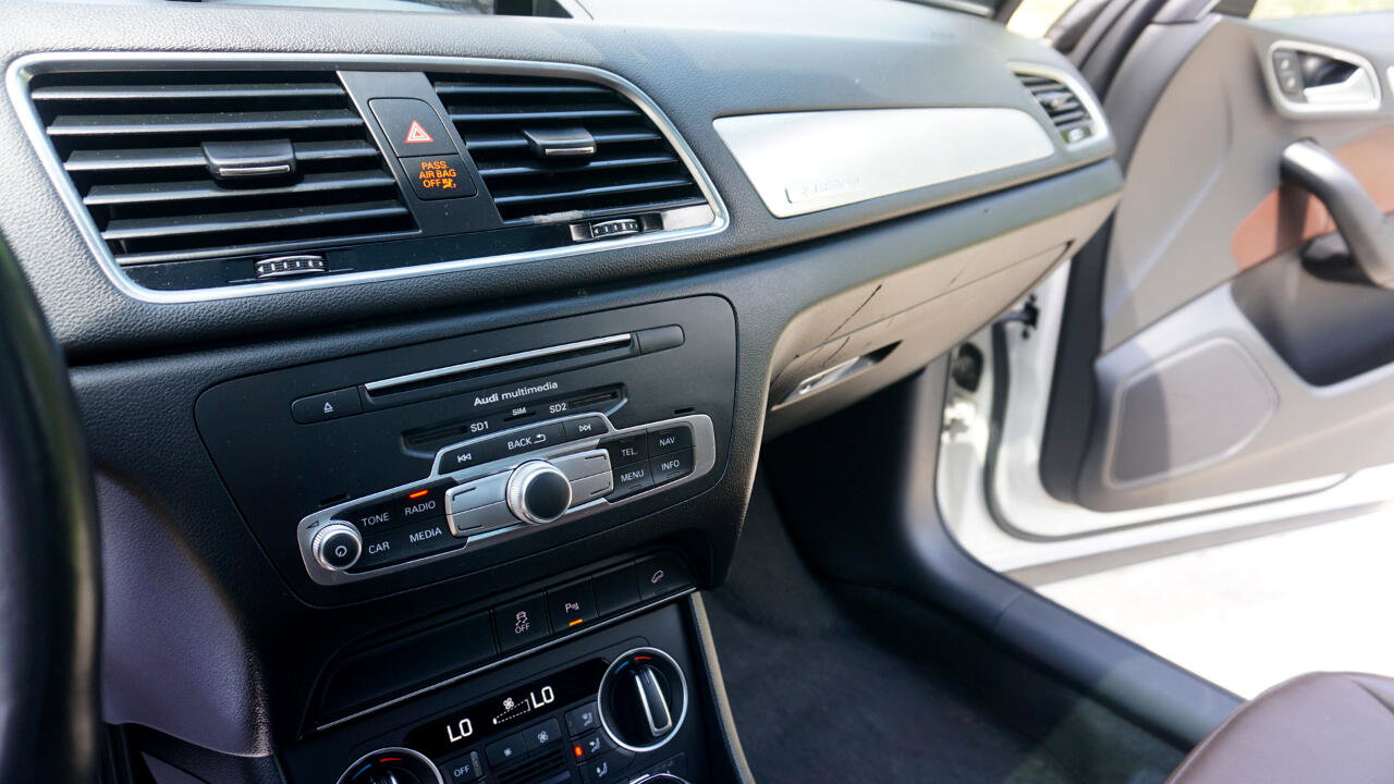 Used 2018 Audi Q3 2.0T Premium Plus w/ Premium Plus Package image 15