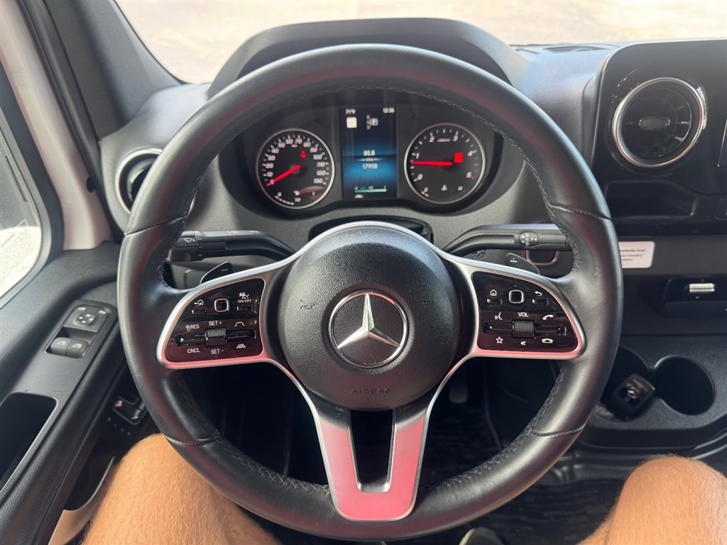 Used 2022 Mercedes-Benz Sprinter 3500 image 26