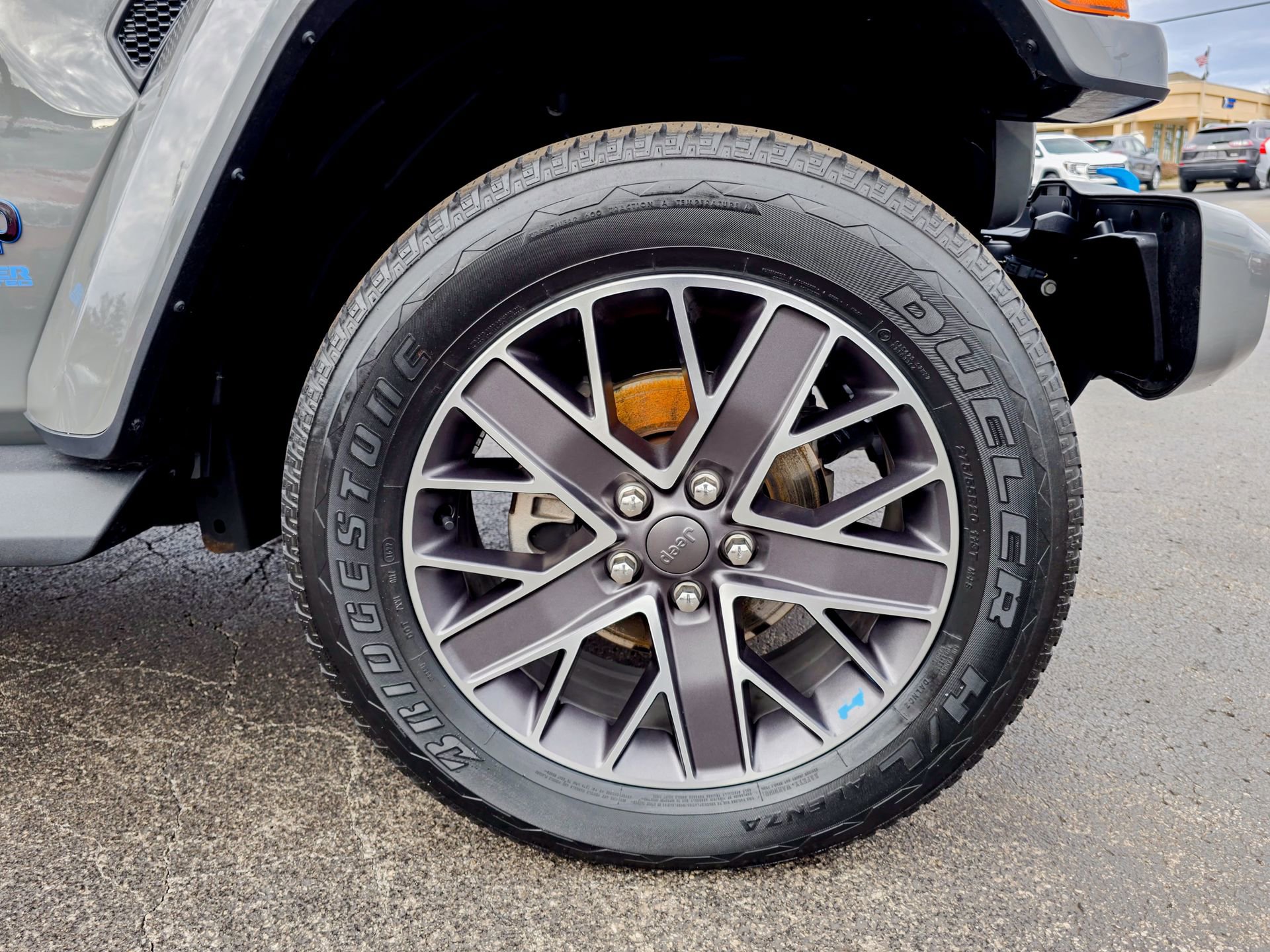 Used 2022 Jeep Wrangler Unlimited Sahara image 29