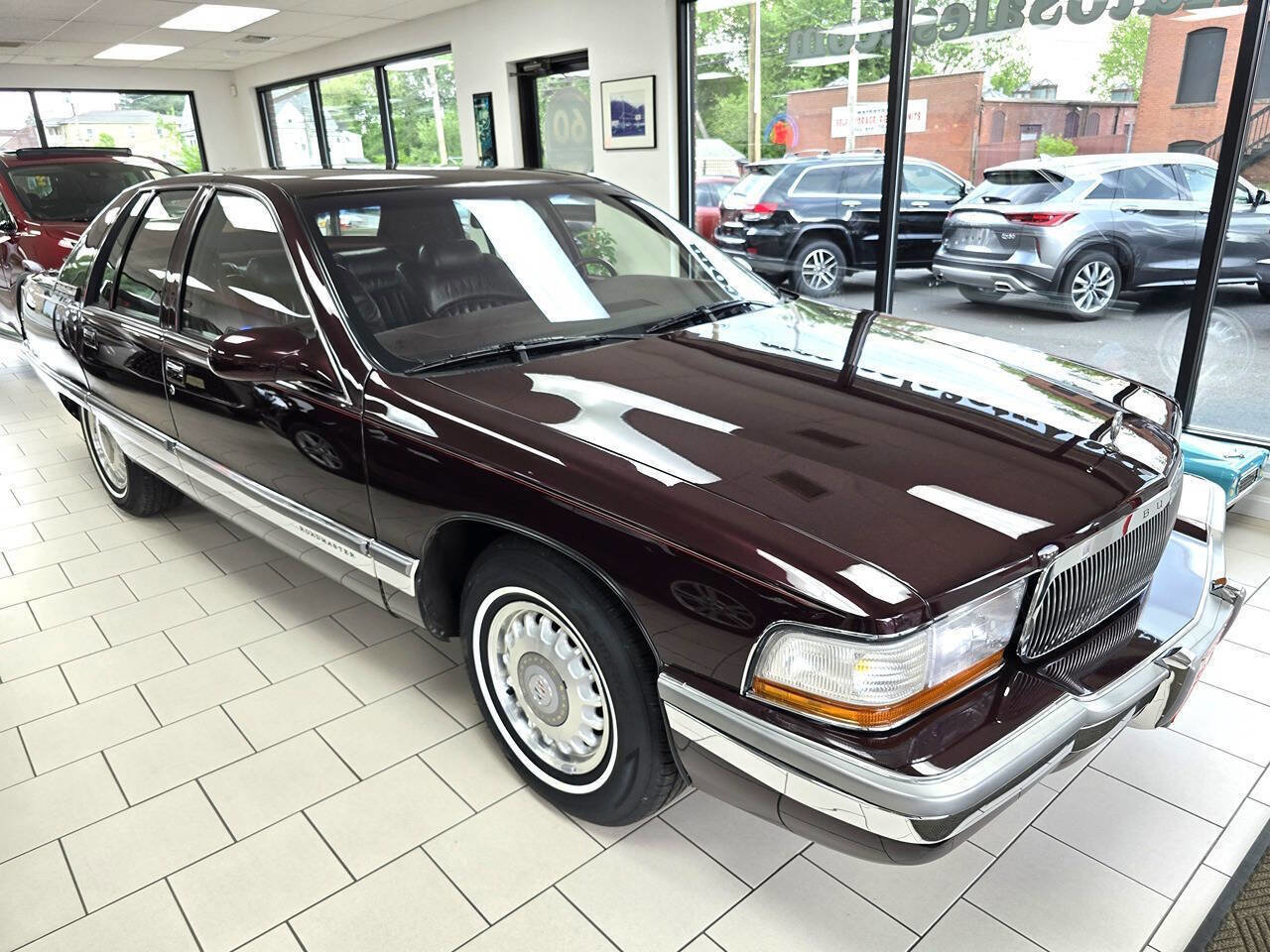 Used 1996 Buick Roadmaster Sedan RWD image 4