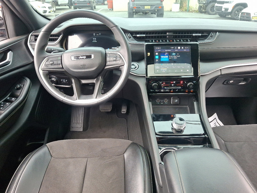 Certified 2023 Jeep Grand Cherokee Altitude image 21