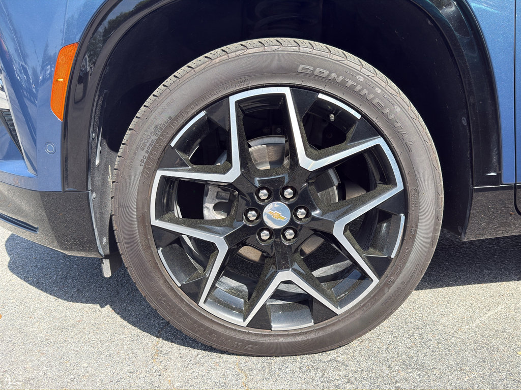 Used 2025 Chevrolet Traverse High Country image 35