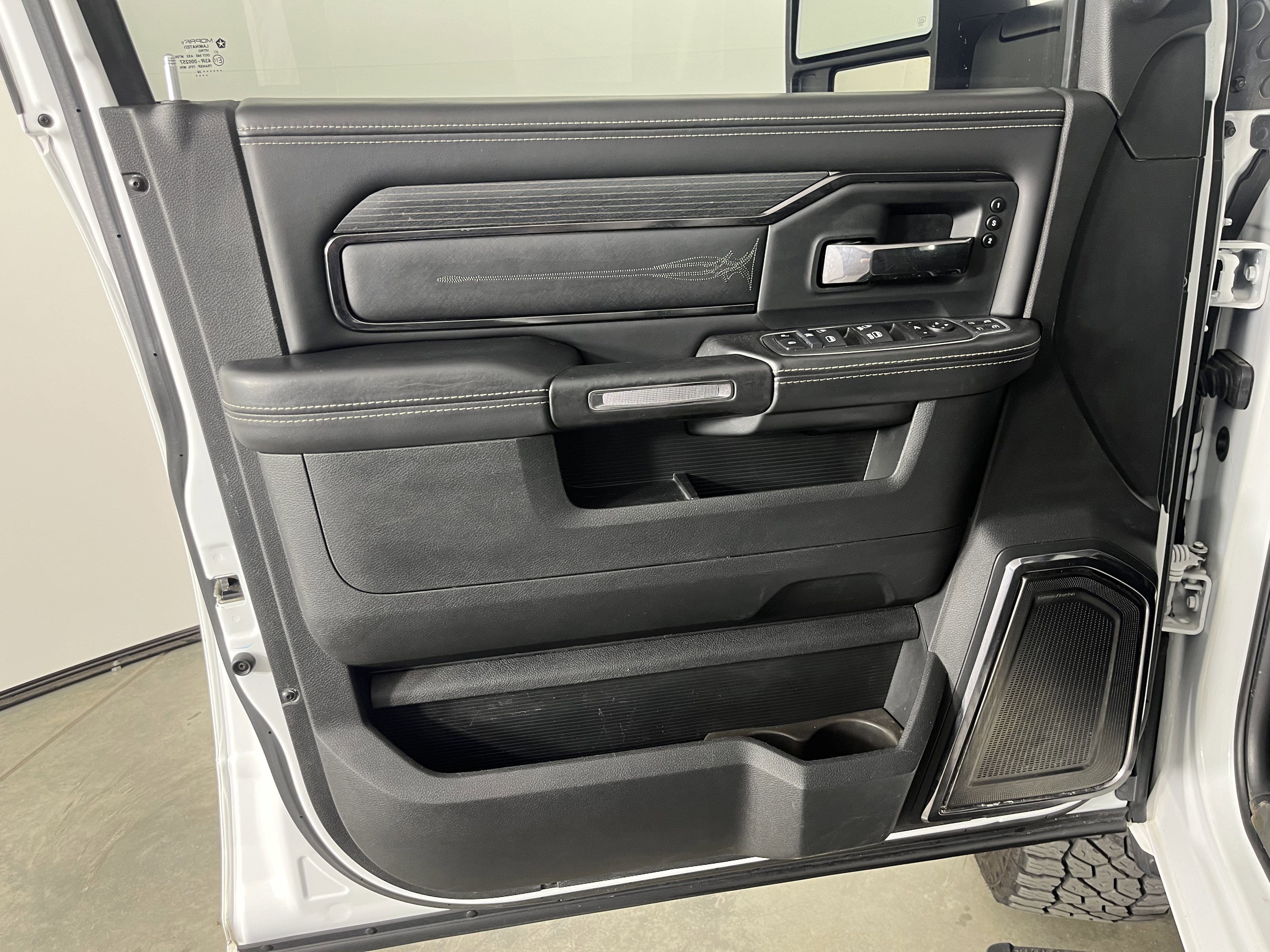 Used 2024 RAM 3500 Limited AWD/4WD image 18