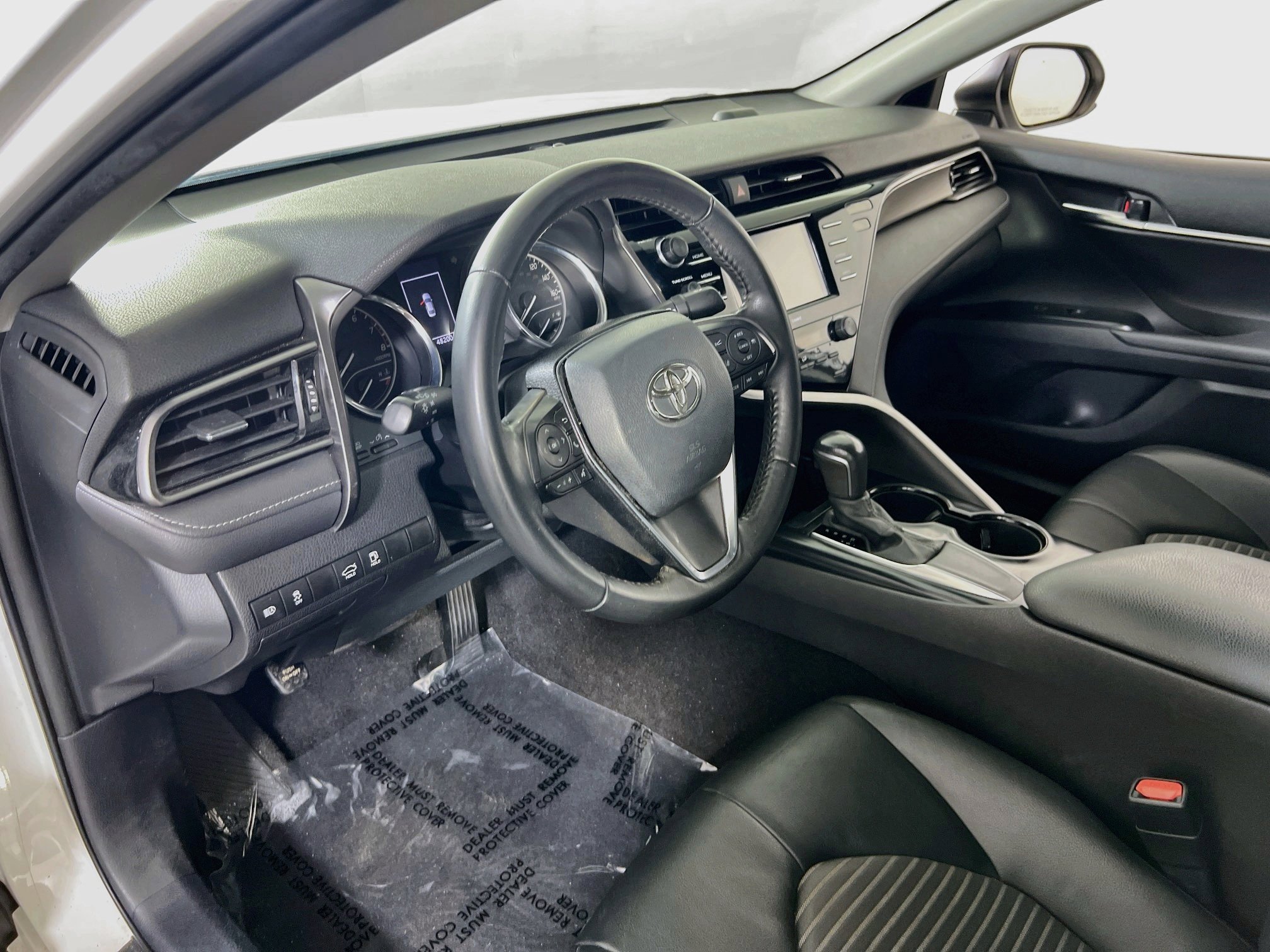 Used 2020 Toyota Camry SE image 9