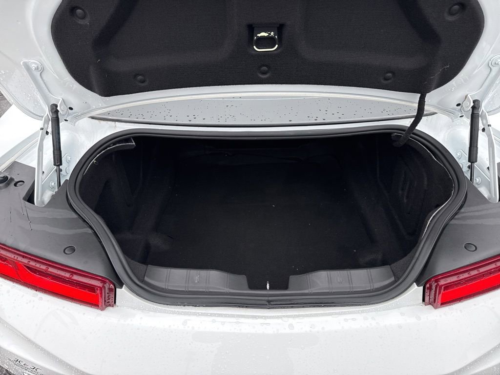 Used 2018 Chevrolet Camaro SS image 9