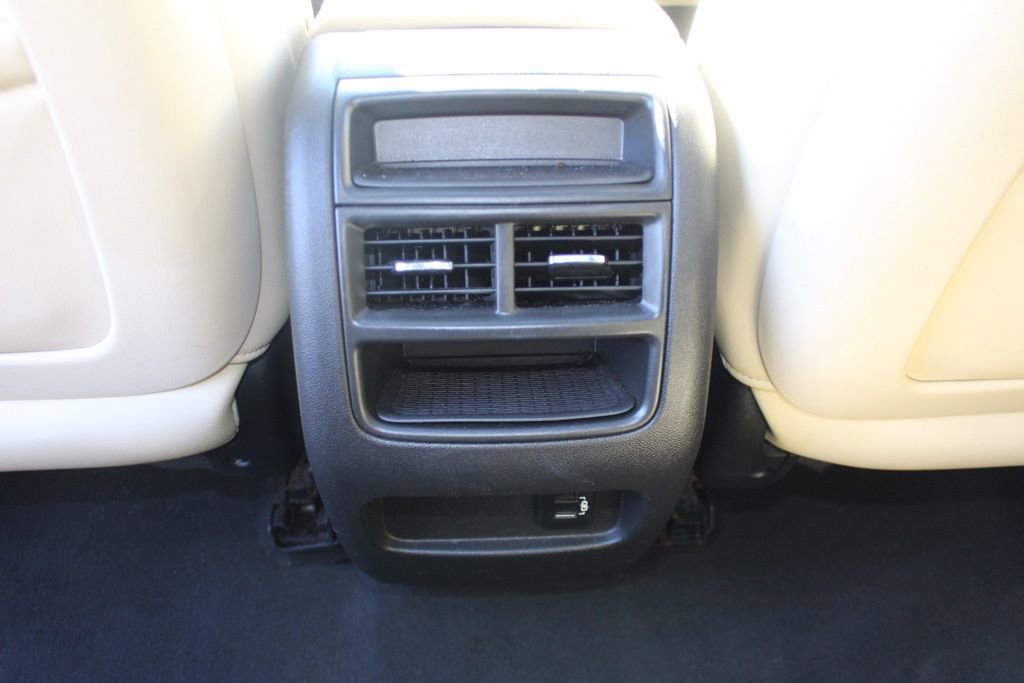 Used 2018 Cadillac XT5 Luxury w/ Driver Awareness Package image 36