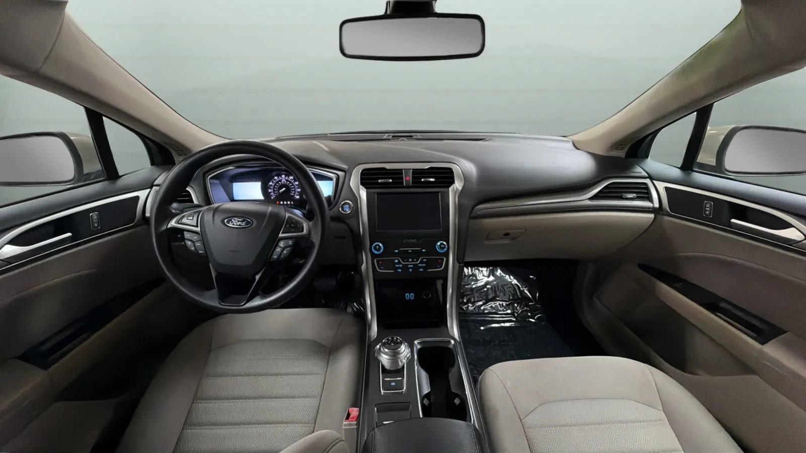 Used 2019 Ford Fusion SE FWD image 9