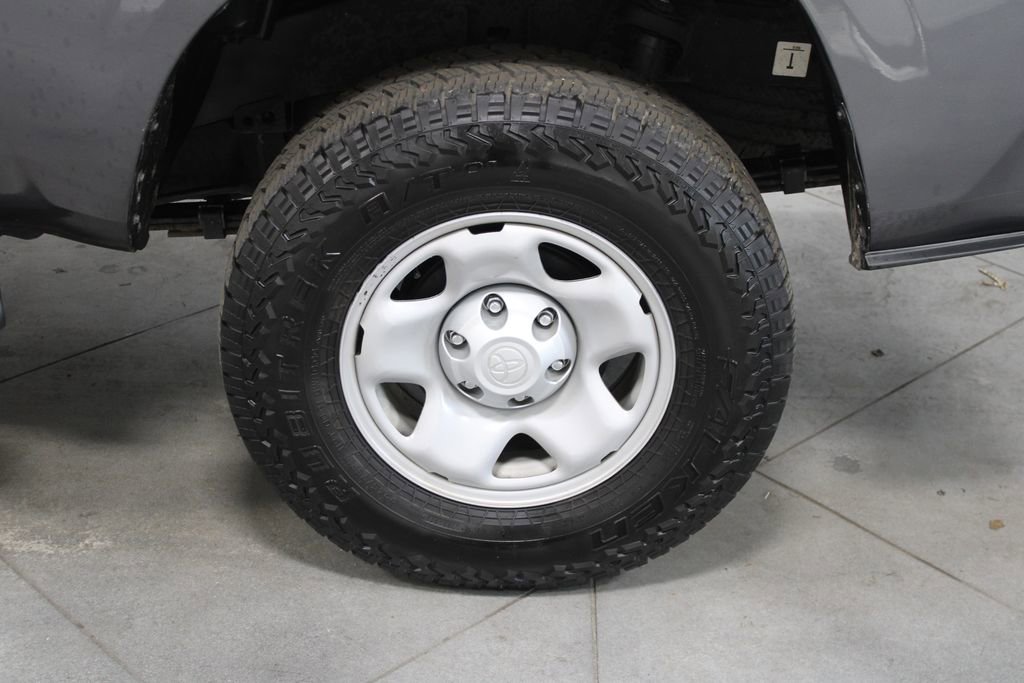 Used 2022 Toyota Tacoma SR image 17