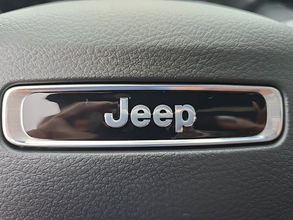 Used 2026 Jeep Compass Latitude image 93