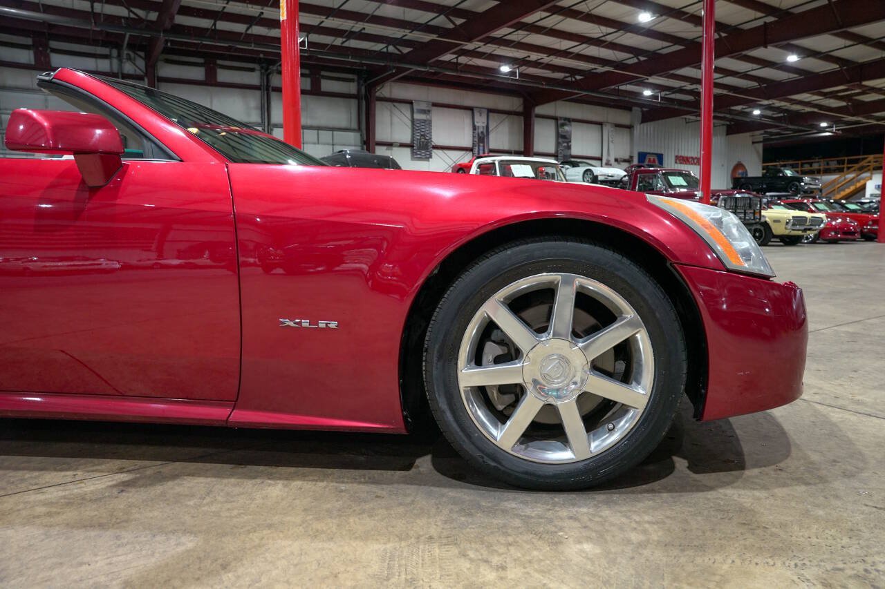 Used 2005 Cadillac XLR RWD image 11