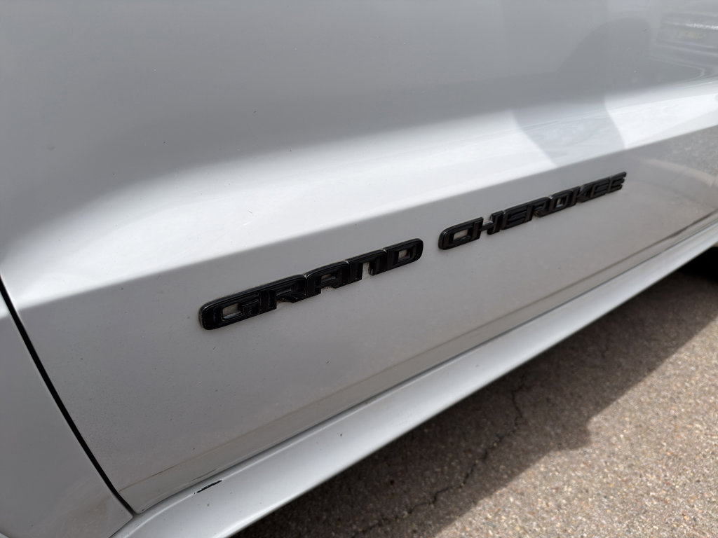 Used 2018 Jeep Grand Cherokee SRT image 13