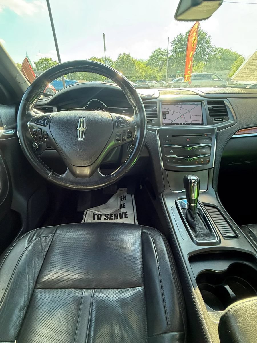 Used 2013 Lincoln MKS AWD image 27