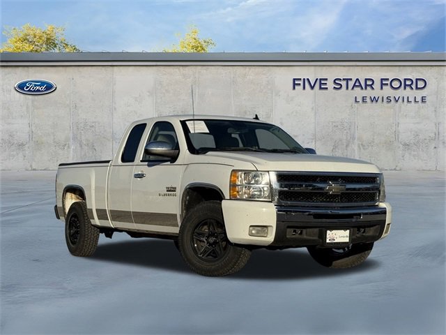 Used 2011 Chevrolet Silverado 1500 LT w/ Texas Edition image 2