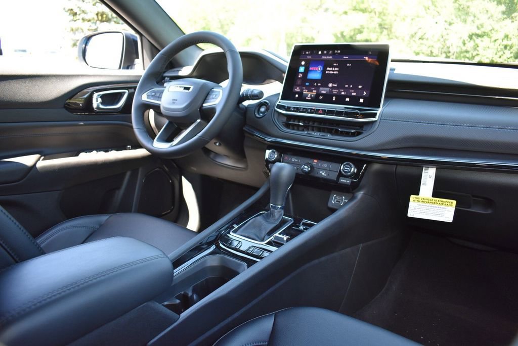 New 2026 Jeep Compass Latitude AWD/4WD image 26