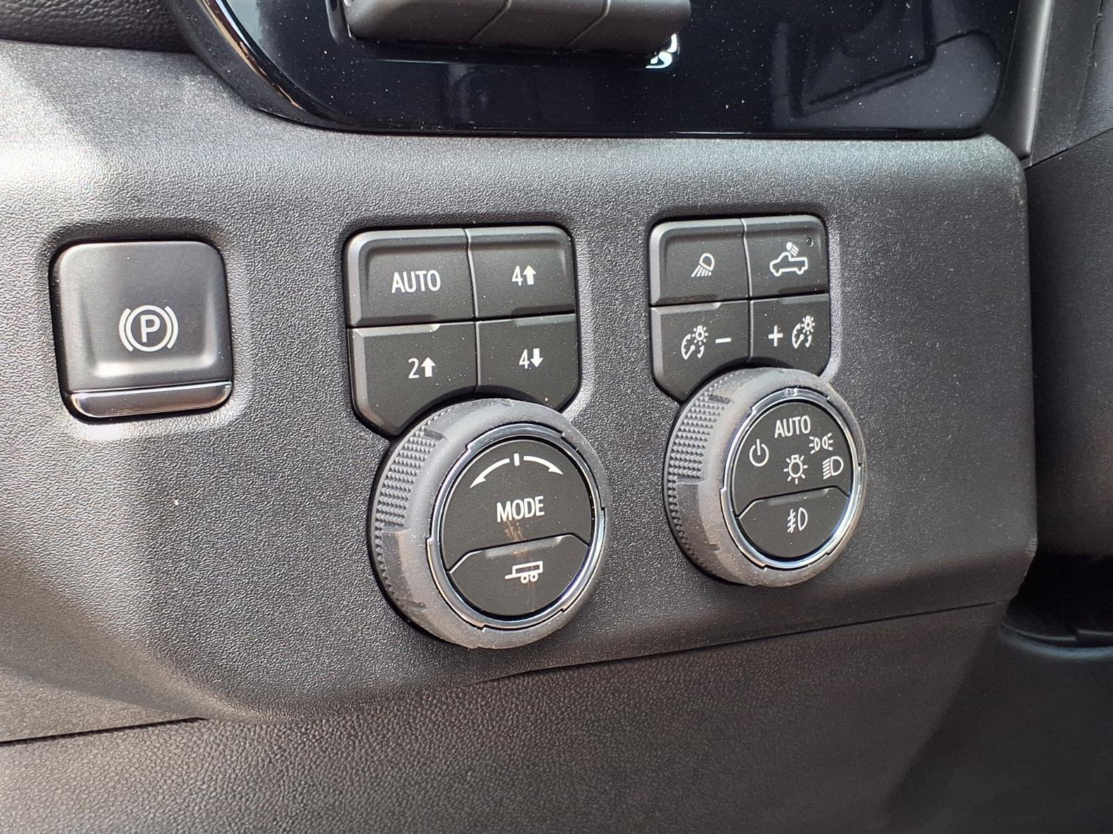 New 2026 Chevrolet Silverado 1500 High Country AWD/4WD image 16