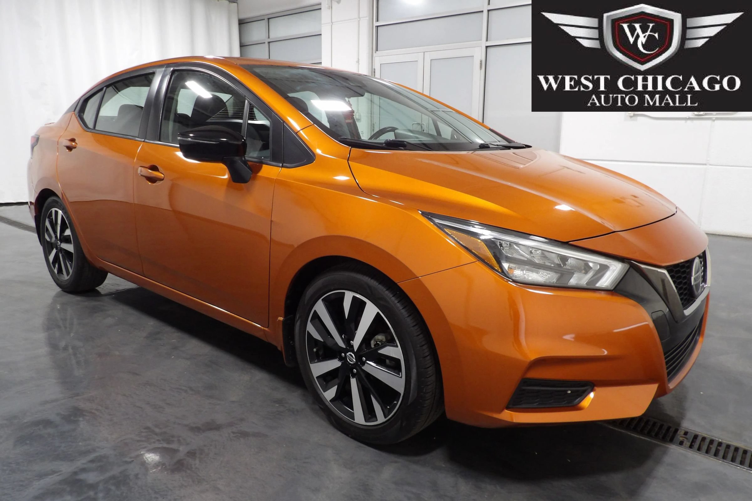 Used 2022 Nissan Versa SR FWD image 1