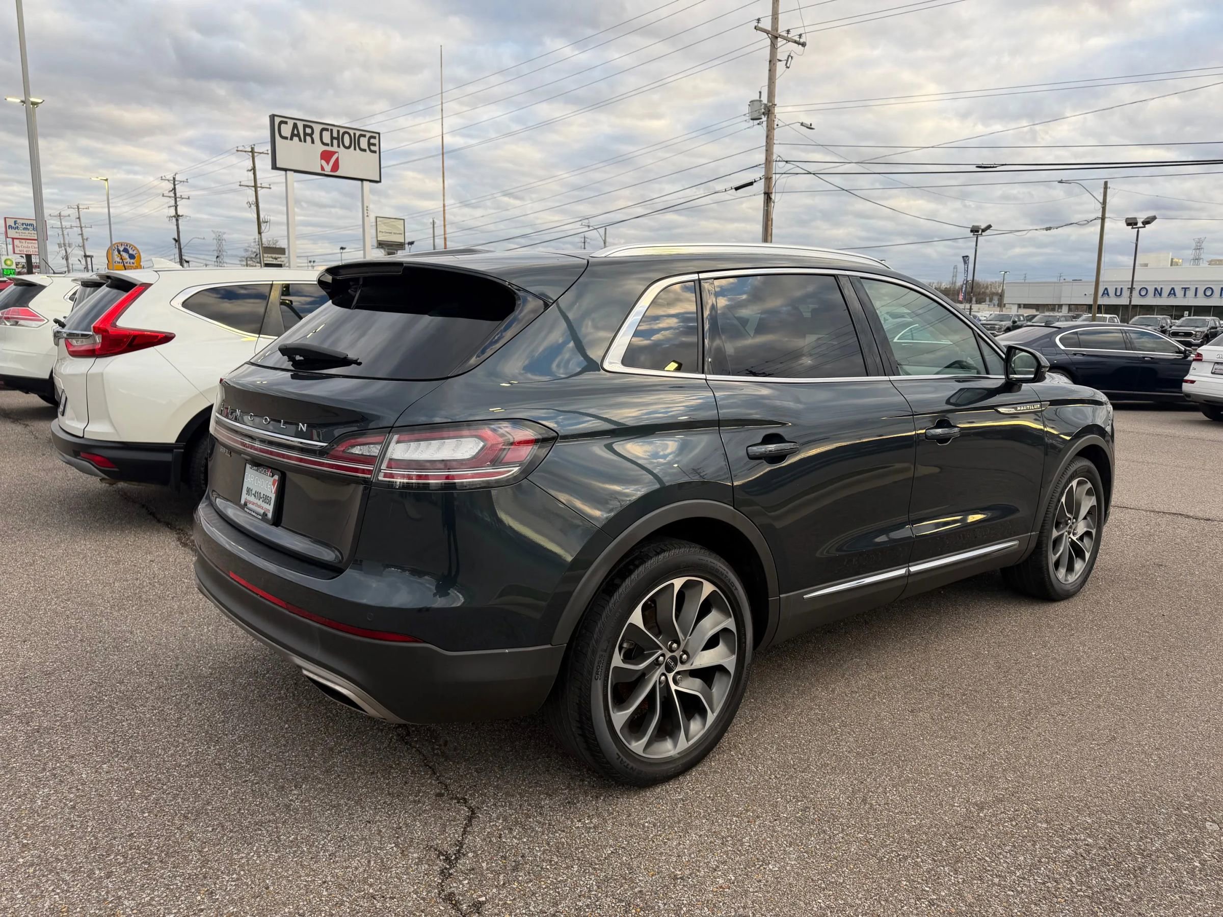 Used 2022 Lincoln Nautilus Reserve w/ Luxury Package image 4