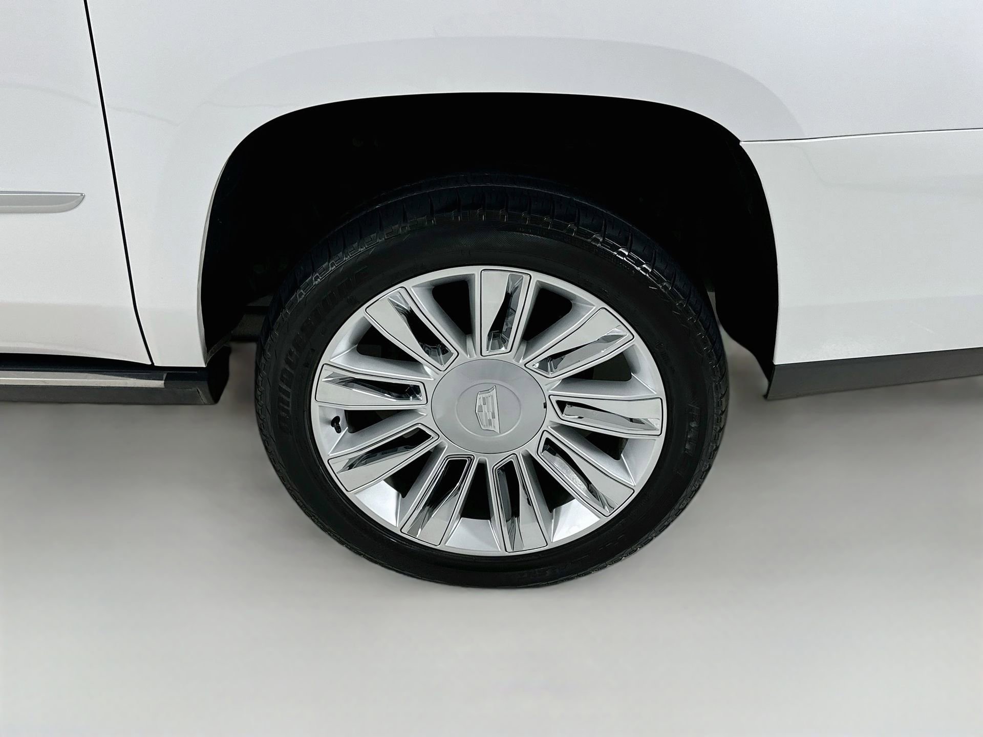 Used 2019 Cadillac Escalade ESV Platinum AWD/4WD image 36
