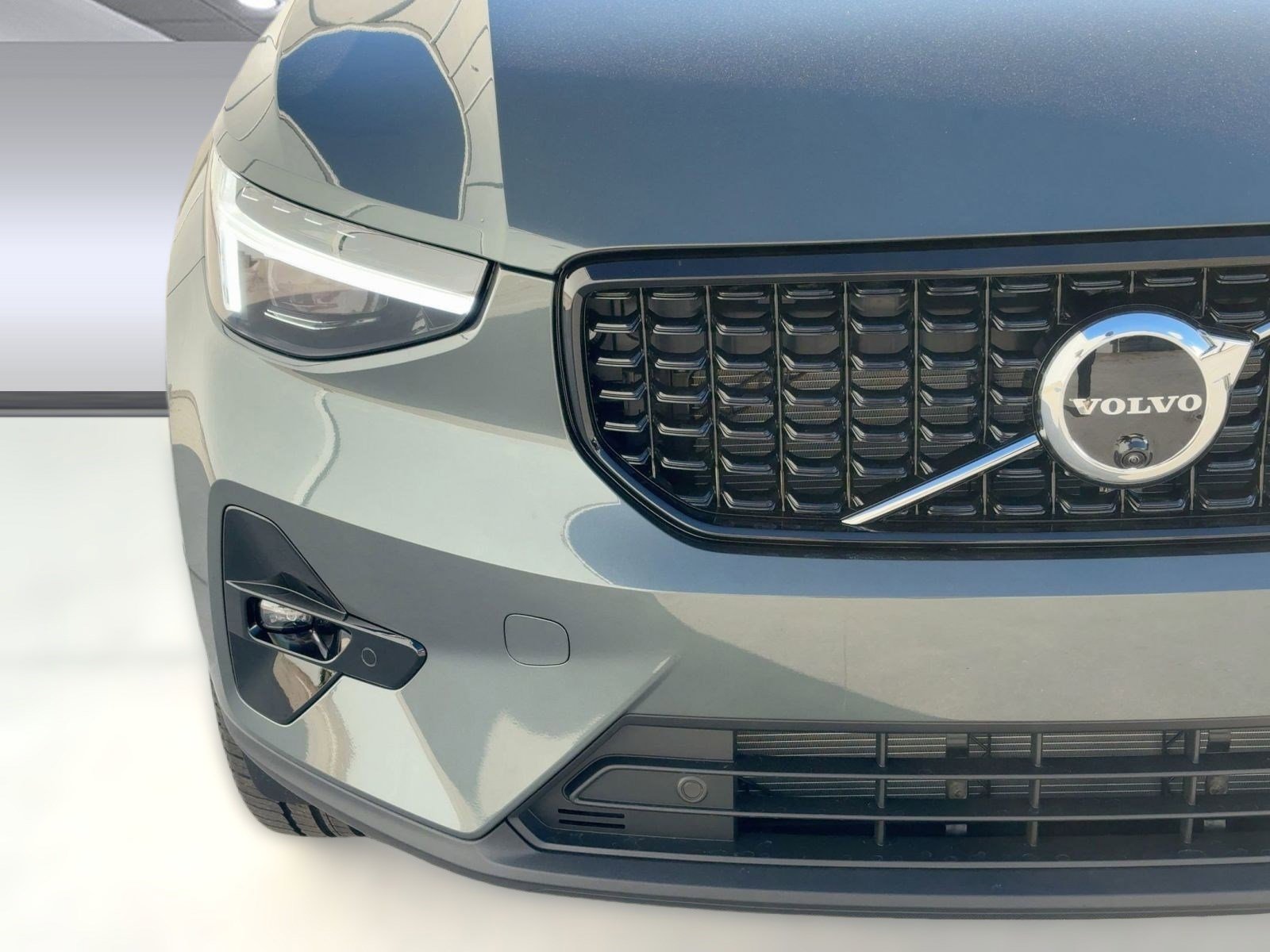 New 2026 Volvo XC40 B5 Plus w/ Protection Package Premier image 11