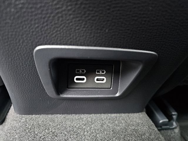 Used 2025 Toyota Corolla Cross XLE w/ Convenience Package image 11