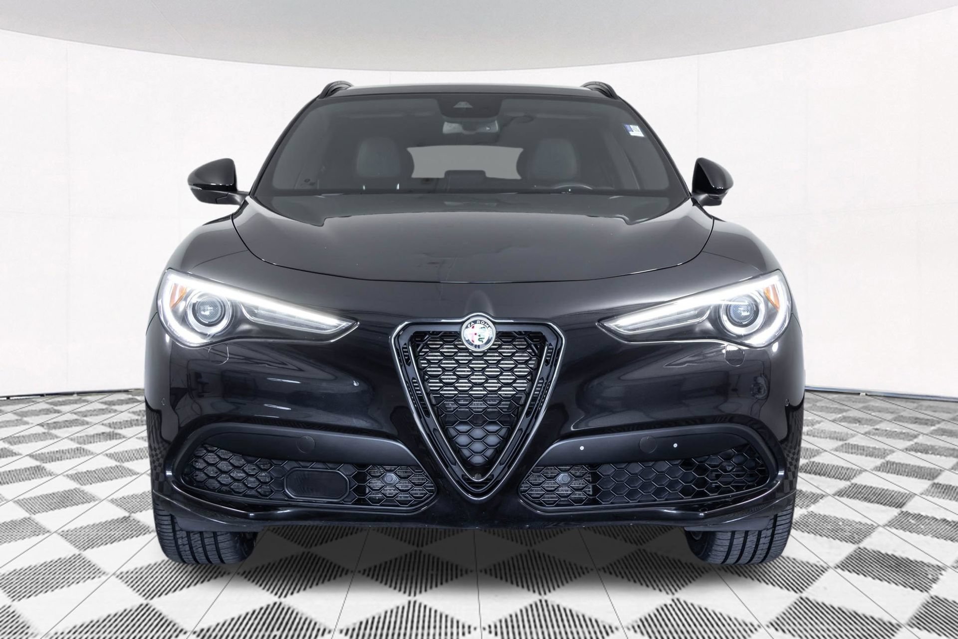 Used 2023 Alfa Romeo Stelvio Veloce AWD/4WD image 13