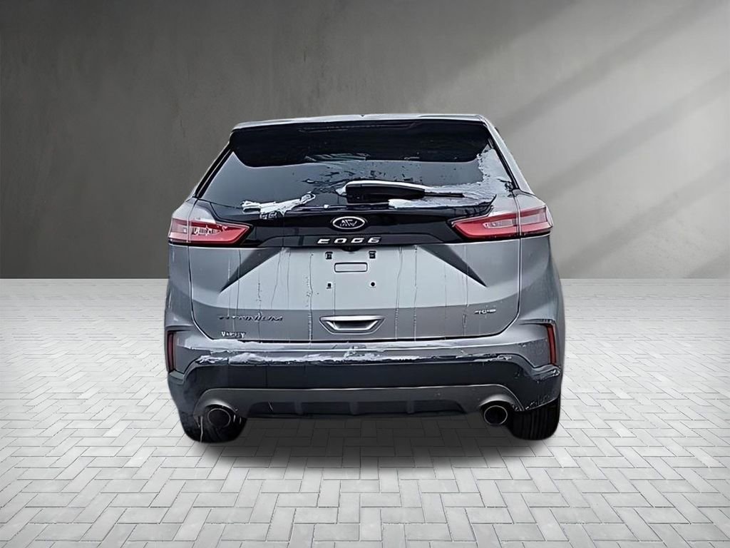 Used 2022 Ford Edge Titanium image 4