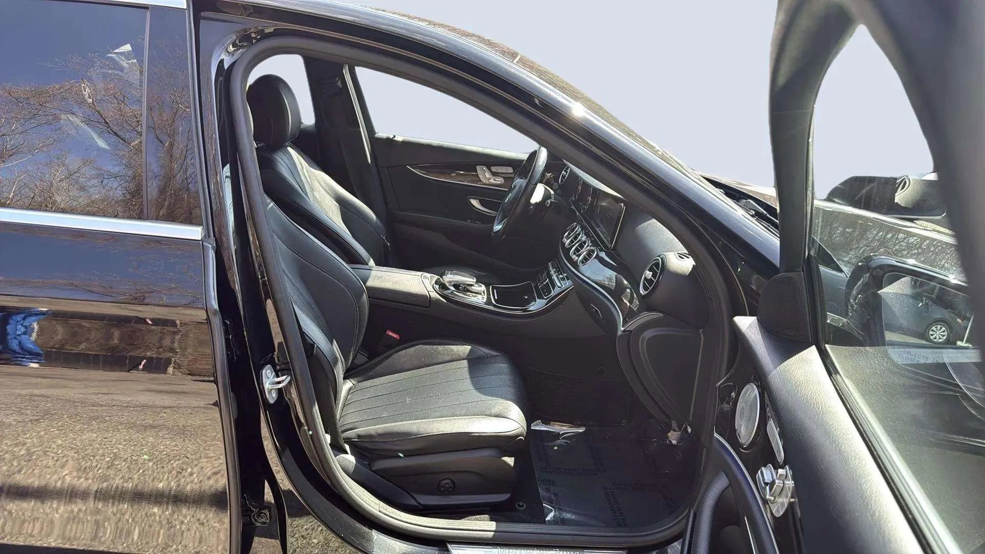 Used 2017 Mercedes-Benz E 300 4MATIC w/ Premium 1 Package image 16