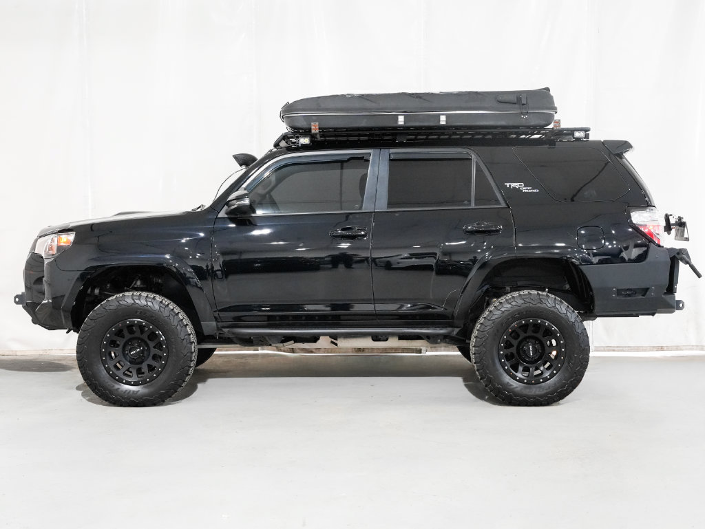 Used 2018 Toyota 4Runner TRD Off-Road Premium AWD/4WD image 2