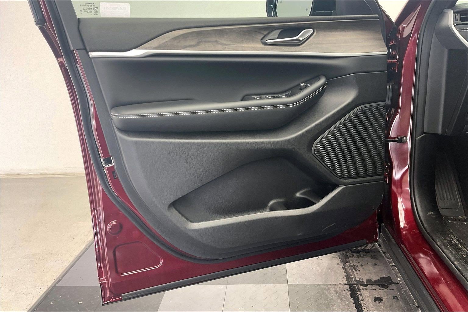 New 2026 Jeep Grand Cherokee Altitude AWD/4WD image 12