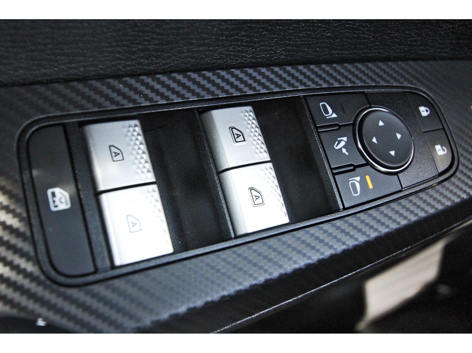 Used 2025 Mitsubishi Outlander SE FWD image 22