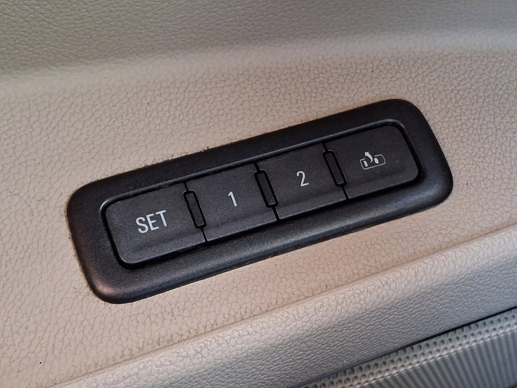 Used 2017 GMC Yukon Denali AWD/4WD image 26