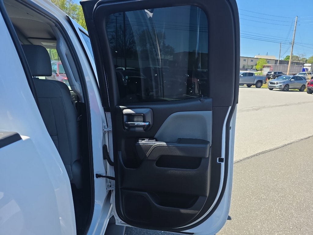 Used 2018 Chevrolet Silverado 1500 Custom w/ Trailering Package AWD/4WD image 15