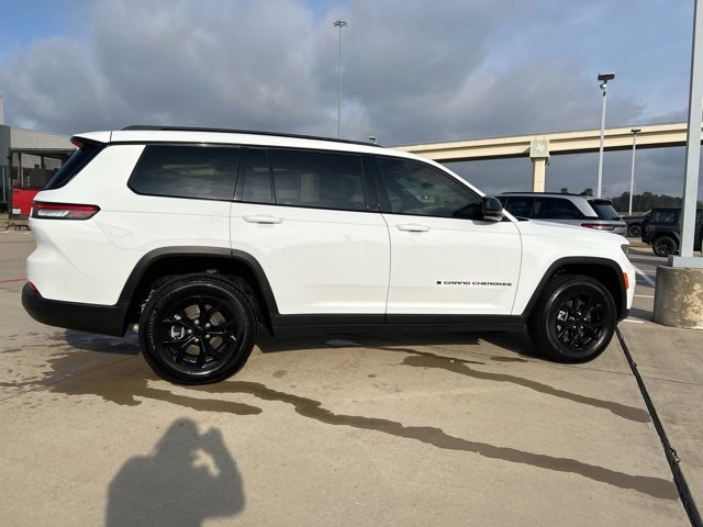 Used 2025 Jeep Grand Cherokee L Altitude image 15