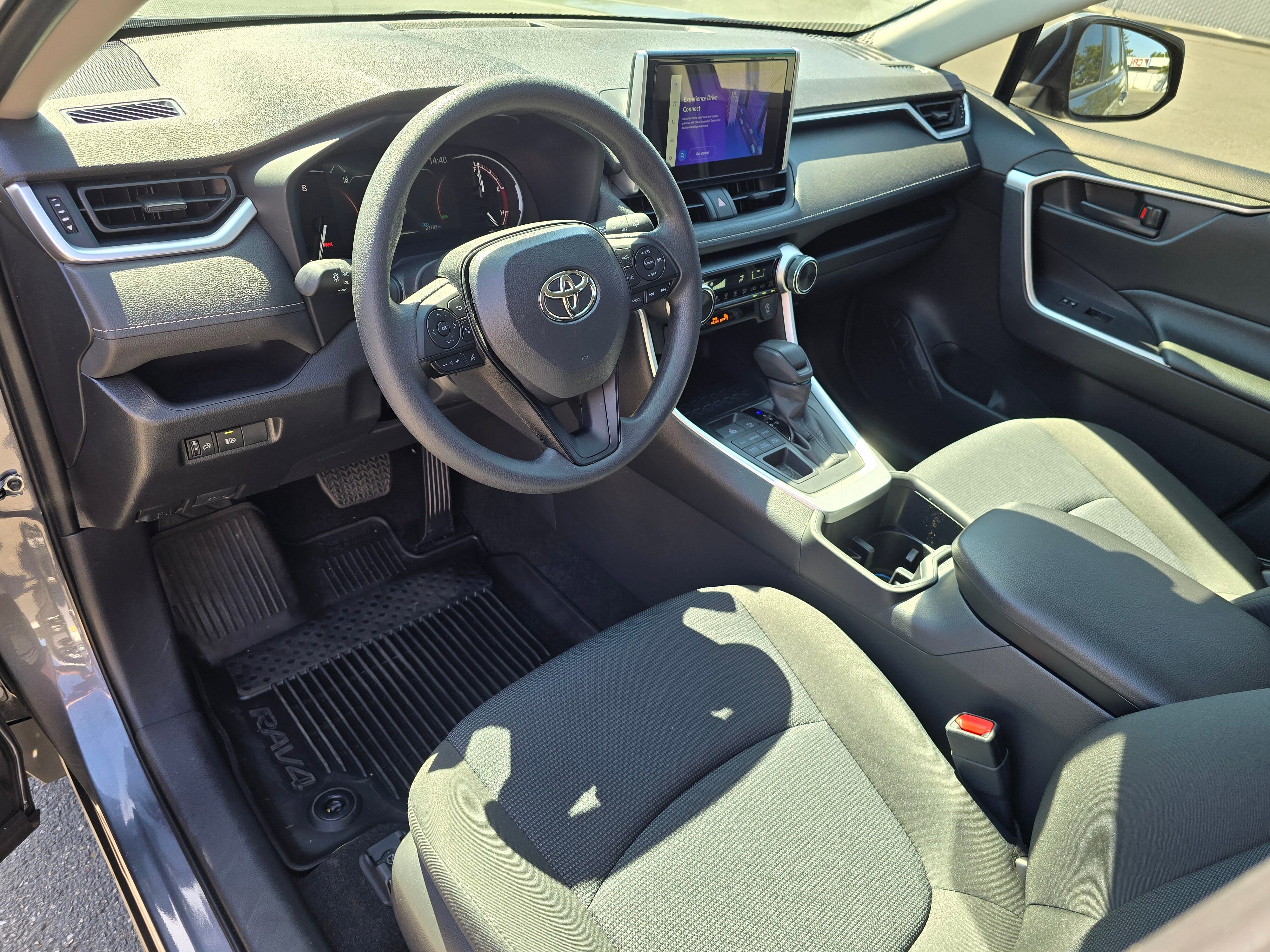 Used 2025 Toyota RAV4 LE AWD/4WD image 33
